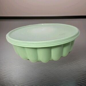 Vintage Tupperware 2 Piece Jel N Serve Jello Gelatin Dessert Mold Mint Green